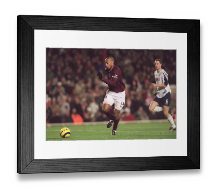 Framed Print : Thierry Henry on his way to scoring Arsenals 3rd goal. Arsenal 4: 0 Portsmouth