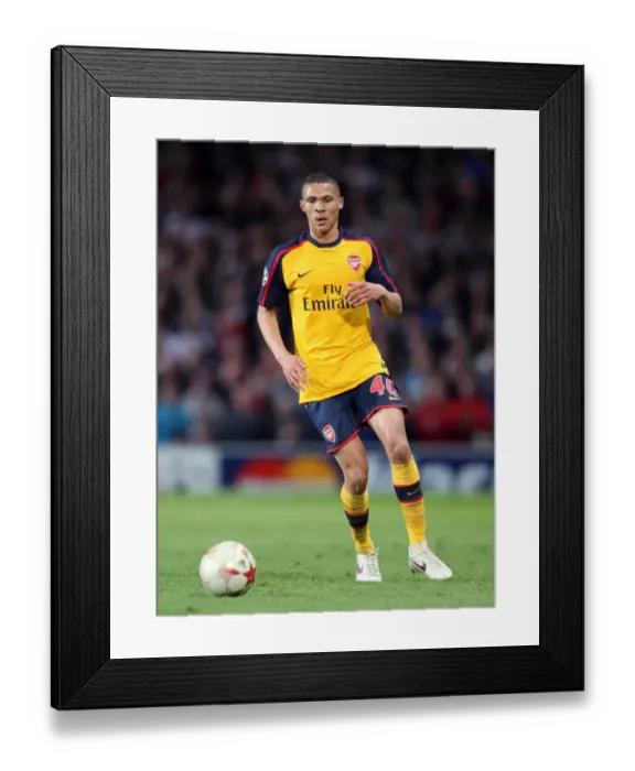Framed Print : Kieran Gibbs vs Manchester United: Arsenal's Semi-Final Battle in the Champions League Framed Print : Kieran Gibbs vs Manchester United: Arsenal's Semi-Final Battle in the Champions League
