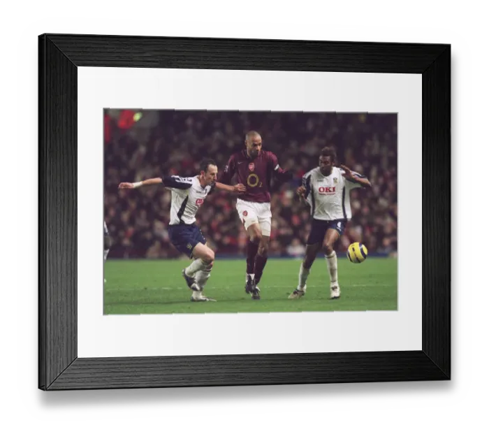 Framed Print : Thierry Henry (Arsenal) Andy O Brien and John Viafara (Portsmouth)