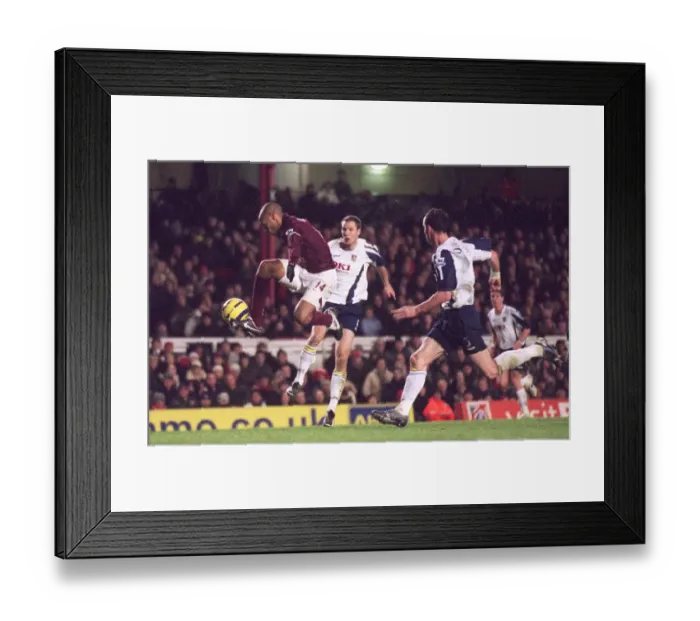 Framed Print : Thierry Henry (Arsenal) Brian Priske and Andy O Brien (Portsmouth)