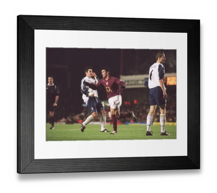 Framed Print : Jose Reyes celebrates scoring Arsenals 2nd goal. Arsenal 4: 0 Portsmouth