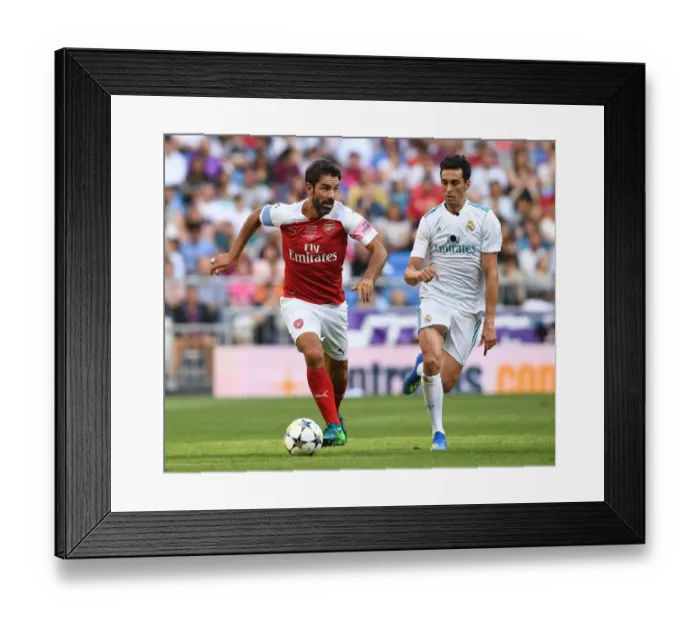 Framed Print : Arsenal Legends vs. Real Madrid Legends: A Clash of Football Greats (2018-19) - Battle at the Bernabeu Framed Print : Arsenal Legends vs. Real Madrid Legends: A Clash of Football Greats (2018-19) - Battle at the Bernabeu