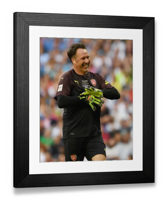 Framed Print : Clash of Football Legends: Arsenal vs. Real Madrid (2018-19) - David Seaman at Bernabeu Framed Print : Clash of Football Legends: Arsenal vs. Real Madrid (2018-19) - David Seaman at Bernabeu