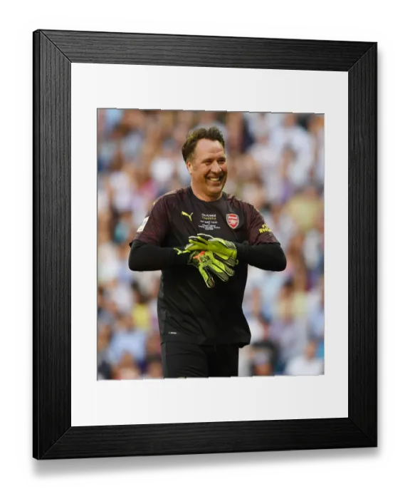 Framed Print : Arsenal Legends vs Real Madrid Legends: A Legendary Clash at Bernabeu, 2018