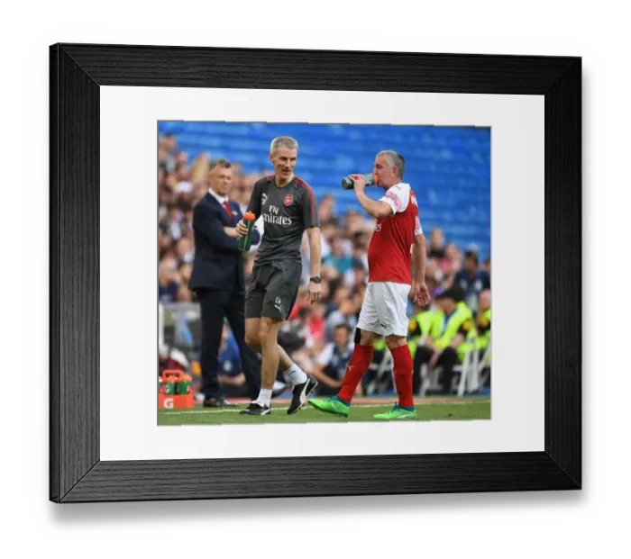 Framed Print : Arsenal Legends vs Real Madrid Legends: A Legendary Clash at Bernabeu (2018-19)