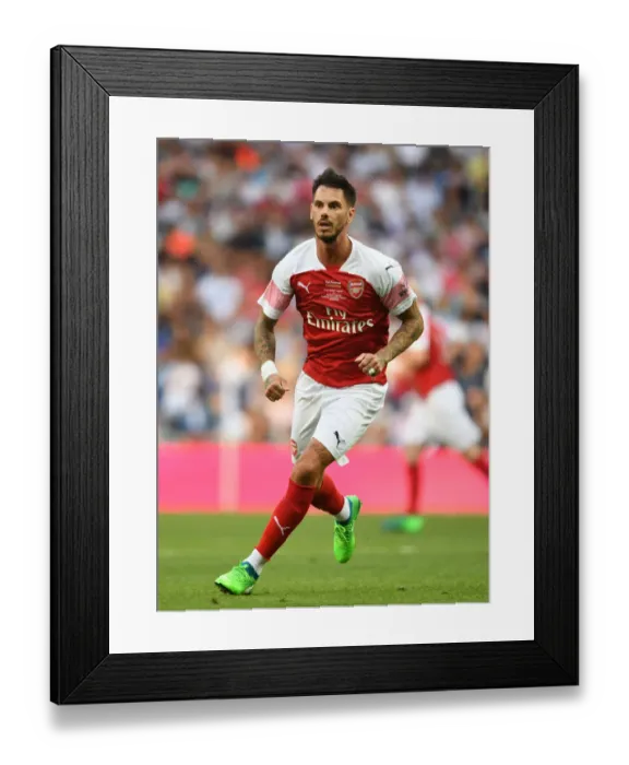 Framed Print : Arsenal Legends vs Real Madrid Legends: A Clash of Football Greats at Bernabeu (2018-19) Framed Print : Arsenal Legends vs Real Madrid Legends: A Clash of Football Greats at Bernabeu (2018-19)