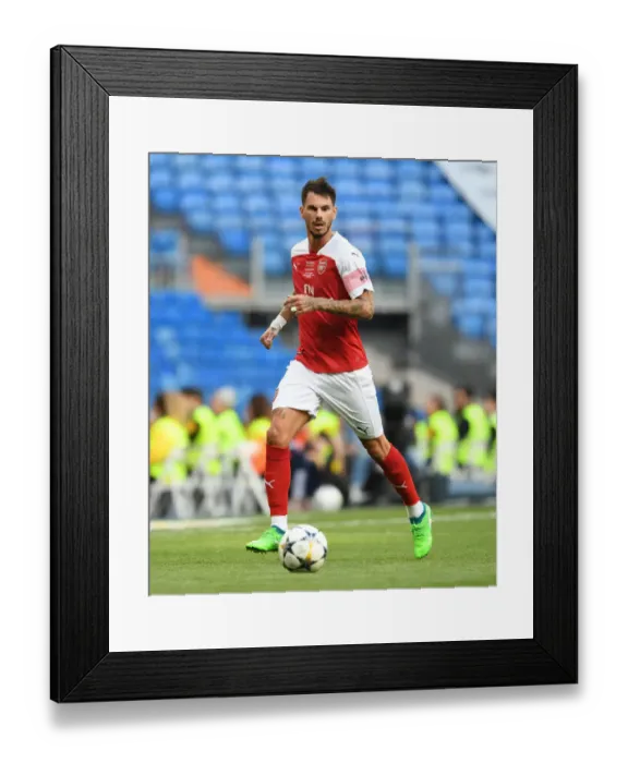 Framed Print : Arsenal vs. Real Madrid Legends Clash at Bernabeu (2018-19) Framed Print : Arsenal vs. Real Madrid Legends Clash at Bernabeu (2018-19)