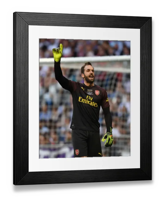 Framed Print : Arsenal Legends vs. Real Madrid Legends: A Legendary Clash at Bernabeu (2018-19)