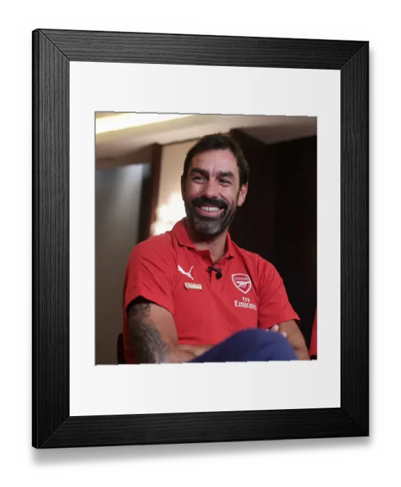 Framed Print : Robert Pires: A Legendary Reunion at the Bernabeu - Arsenal FC vs Real Madrid Legends (2018)
