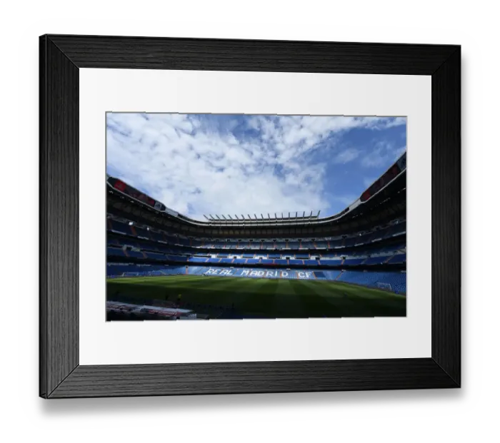 Framed Print : Arsenal Legends vs. Real Madrid Legends at Estadio Santiago Bernabeu (2018-19) Framed Print : Arsenal Legends vs. Real Madrid Legends at Estadio Santiago Bernabeu (2018-19)
