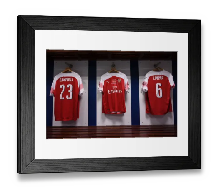 Framed Print : Arsenal at Real Madrid: Legends Changing Room Pre-Match (2018-19) Framed Print : Arsenal at Real Madrid: Legends Changing Room Pre-Match (2018-19)