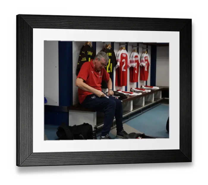 Framed Print : Clash of Football Legends: Arsenal FC vs Real Madrid at Bernabeu (2018-19)