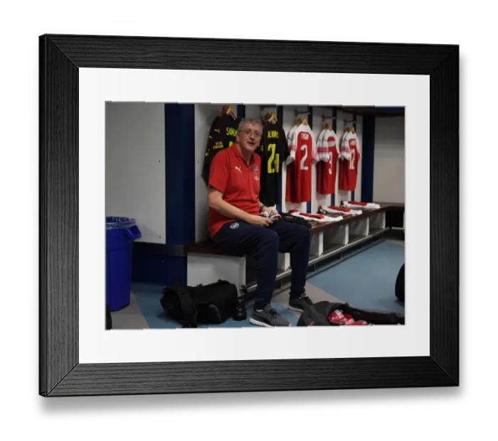 Framed Print : Arsenal Legends vs Real Madrid Legends: A Clash of Football Icons at Bernabeu (2018-19) Framed Print : Arsenal Legends vs Real Madrid Legends: A Clash of Football Icons at Bernabeu (2018-19)