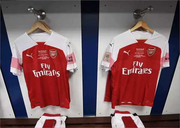 Arsenal at Real Madrid: A Glimpse into the Past - Arsenal Changing Room (Real Madrid Legends vs Arsenal Legends, 2018)