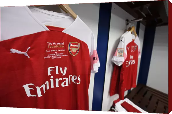 Behind the Scenes: Arsenal Changing Room before the Real Madrid Legends Match (2018)