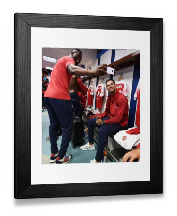 Framed Print : Arsenal Legends vs. Real Madrid Legends: A Legendary Clash at Bernabeu Stadium Framed Print : Arsenal Legends vs. Real Madrid Legends: A Legendary Clash at Bernabeu Stadium