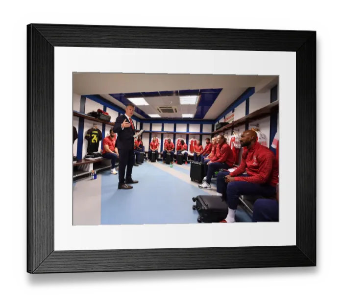 Framed Print : David O'Leary Leads Arsenal Legends at Real Madrid's Bernabeu