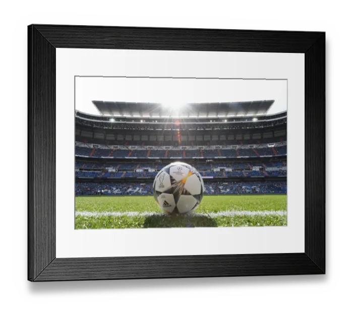 Framed Print : Real Madrid Legends vs. Arsenal FC Legends: Clash of Champions at Bernabeu (2018-19) Framed Print : Real Madrid Legends vs. Arsenal FC Legends: Clash of Champions at Bernabeu (2018-19)