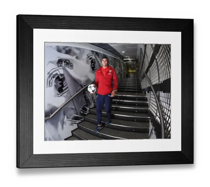 Framed Print : Clash of Football Legends: Arsenal vs. Real Madrid at Bernabeu (2018-19) Framed Print : Clash of Football Legends: Arsenal vs. Real Madrid at Bernabeu (2018-19)