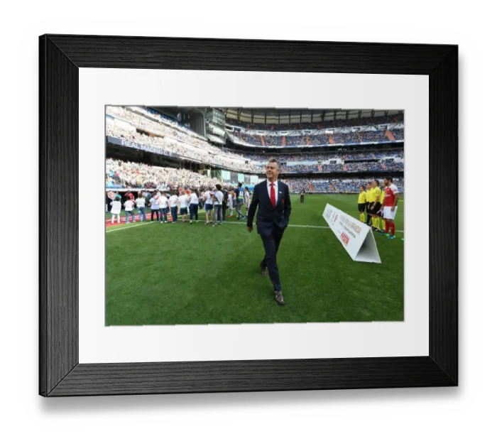 Framed Print : Arsenal Legends vs. Real Madrid Legends: A Clash of Football Greats at Bernabeu, 2018 Framed Print : Arsenal Legends vs. Real Madrid Legends: A Clash of Football Greats at Bernabeu, 2018