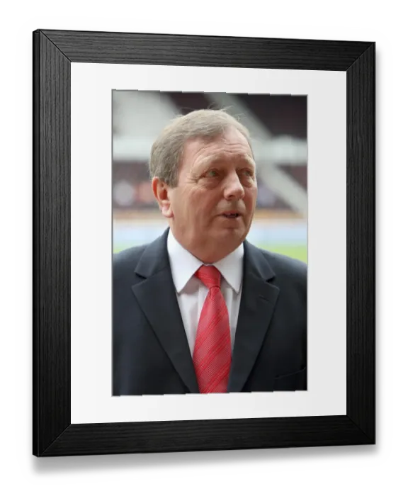 Framed Print : Vic Akers (Arsenal Manager) Framed Print : Vic Akers (Arsenal Manager)