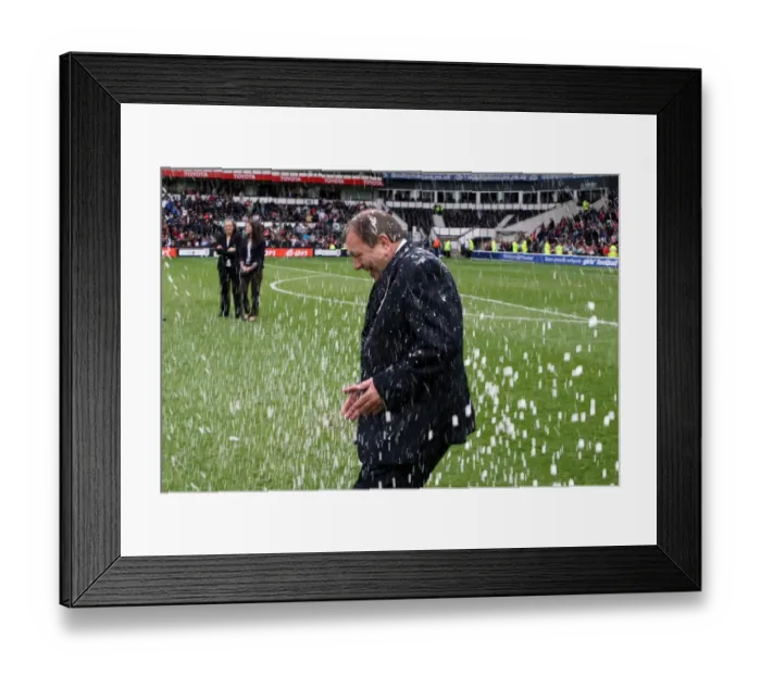 Framed Print : Arsenal Ladies Manager Vic Akers is covered in champange by his team Framed Print : Arsenal Ladies Manager Vic Akers is covered in champange by his team