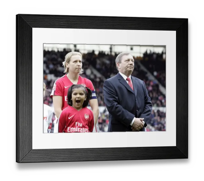 Framed Print : Vic Akers (Arsenal Manager) line up with Jayne Ludlow before the match Framed Print : Vic Akers (Arsenal Manager) line up with Jayne Ludlow before the match