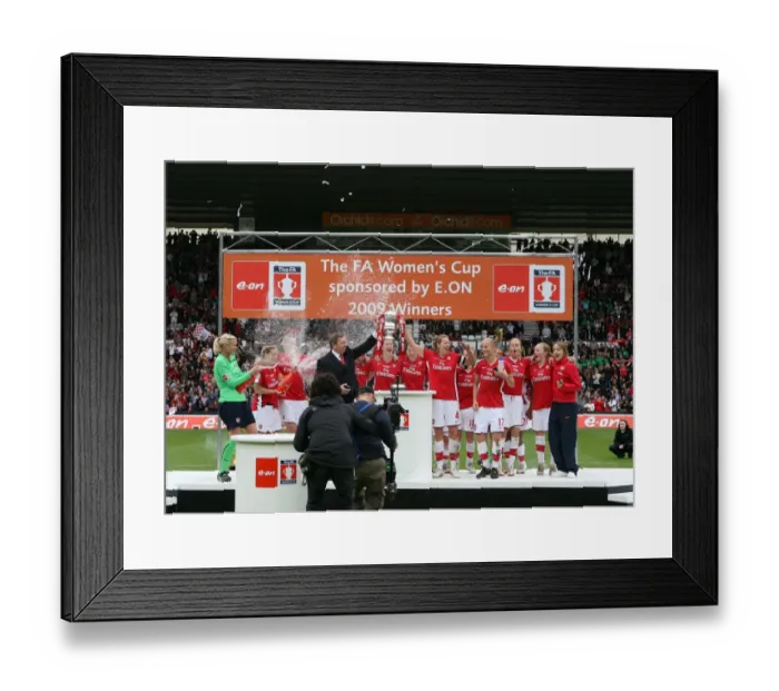 Framed Print : Arsenal Ladies lift the FA Cup Trophy Framed Print : Arsenal Ladies lift the FA Cup Trophy