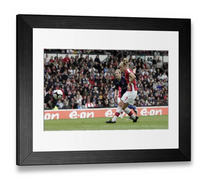 Framed Print : Katie Chapman scores Arsenals 1st goal
