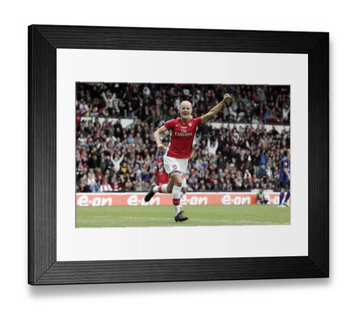 Framed Print : Katie Chapman's Goal: Arsenal Ladies Claim FA Cup Victory (4-5-09)