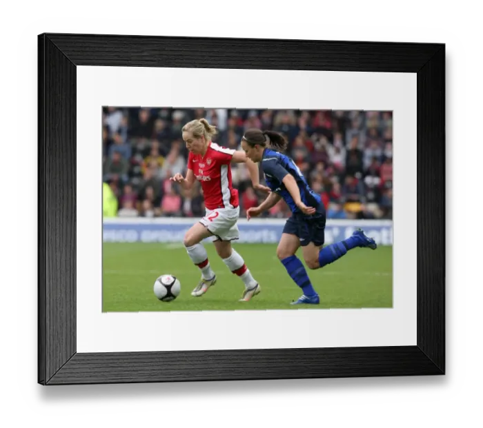 Framed Print : Gemma Davison (Arsenal) Lucy Bronze (Sunderland) Framed Print : Gemma Davison (Arsenal) Lucy Bronze (Sunderland)