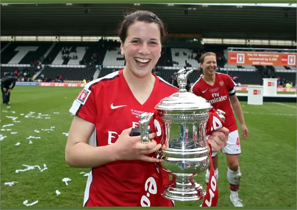 Niamh Fahey (Arsenal Ladies) with the FA Cup Trophy
