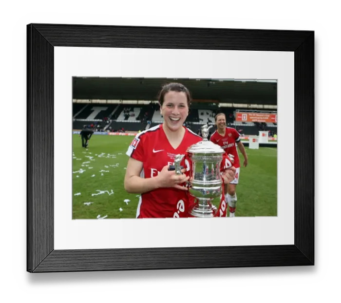 Framed Print : Niamh Fahey's Triumph: Arsenal Ladies Clinch FA Cup with 2:1 Victory over Sunderland WFC