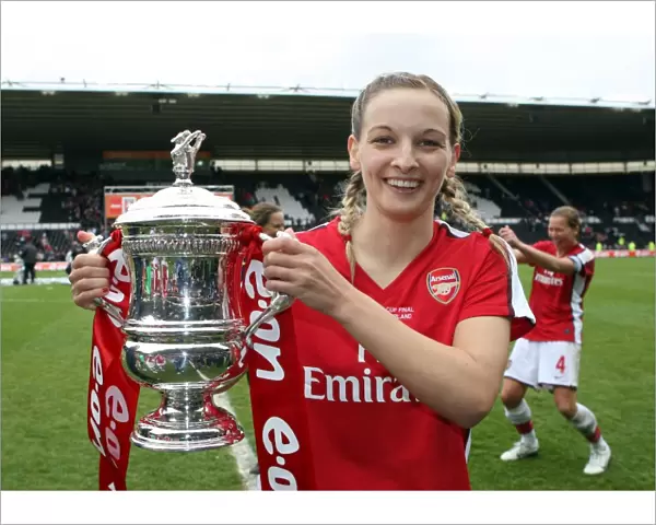 Suzanne Grant (Arsenal Ladies) with the FA Cup Trophy