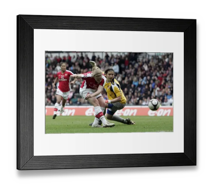 Framed Print : Kim Little scores Arsenals 2nd goal past Helen Alderson (Sunderland)