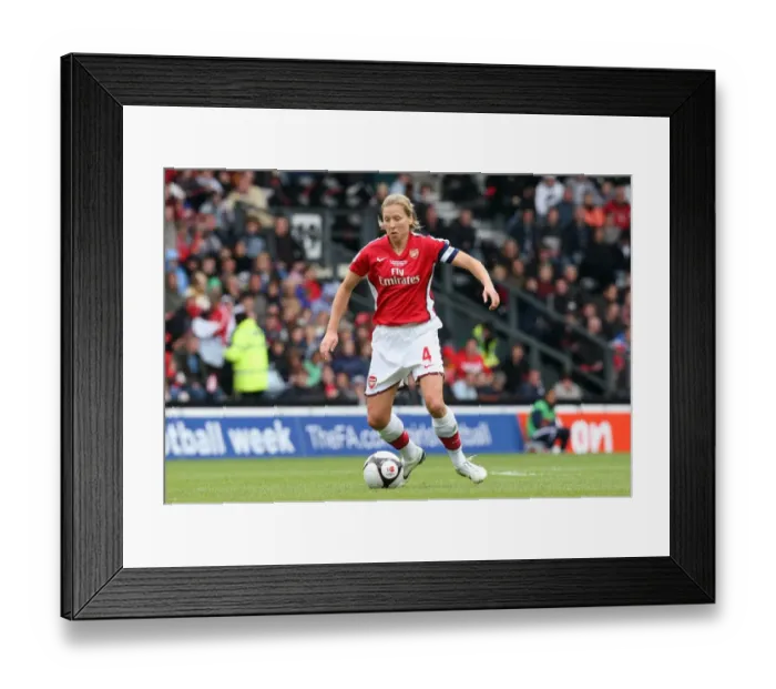 Framed Print : Arsenal's Jayne Ludlow Celebrates FA Cup Victory over Sunderland WFC