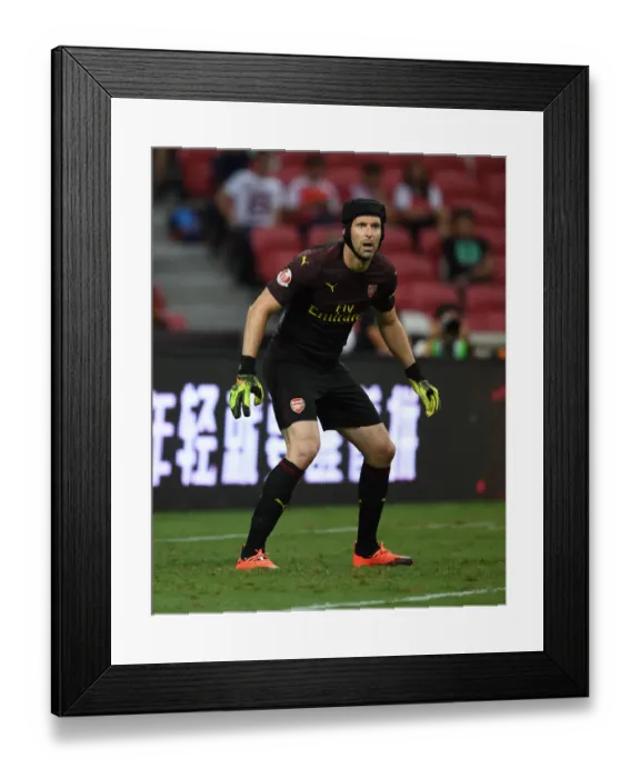 Framed Print : Arsenal's Focused Cech: Guarding the Goal Against Atletico Madrid in the International Champions Cup (2018, Singapore) Framed Print : Arsenal's Focused Cech: Guarding the Goal Against Atletico Madrid in the International Champions Cup (2018, Singapore)