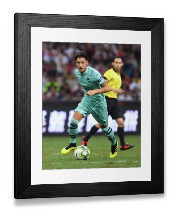 Framed Print : Mesut Ozil in Action: Arsenal vs. Paris Saint-Germain, International Champions Cup 2018 Framed Print : Mesut Ozil in Action: Arsenal vs. Paris Saint-Germain, International Champions Cup 2018