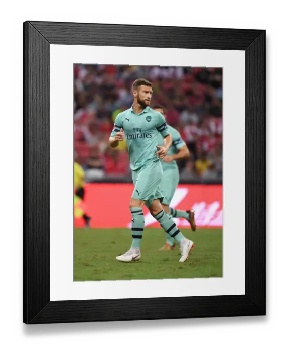 Framed Print : Mustafi Stands Firm: Arsenal vs. Paris Saint-Germain in 2018 International Champions Cup