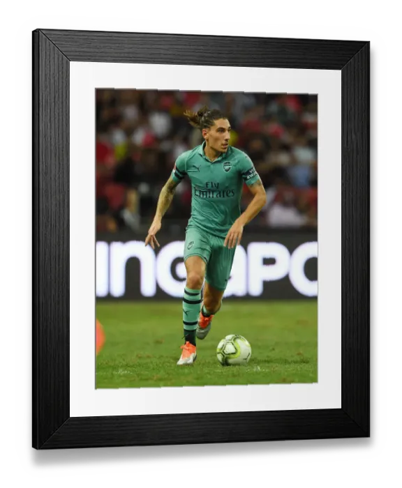 Framed Print : Hector Bellerin in Action: Arsenal vs. Paris Saint-Germain, 2018 International Champions Cup, Singapore Framed Print : Hector Bellerin in Action: Arsenal vs. Paris Saint-Germain, 2018 International Champions Cup, Singapore