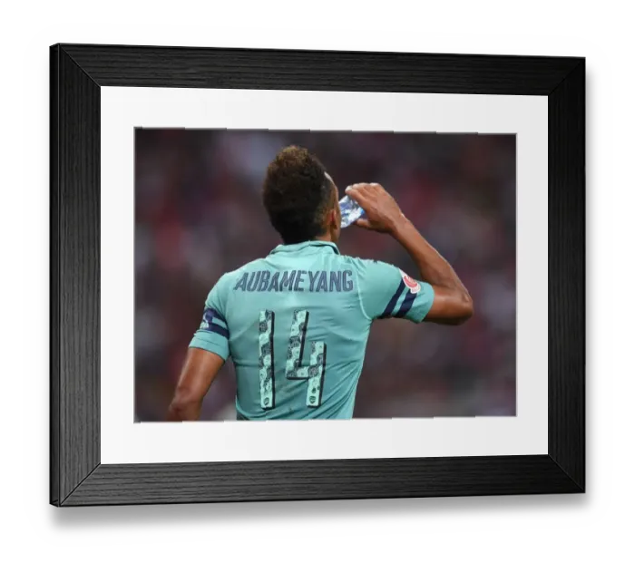 Framed Print : Arsenal's Aubameyang Goes Head-to-Head Against Paris Saint-Germain in 2018 International Champions Cup