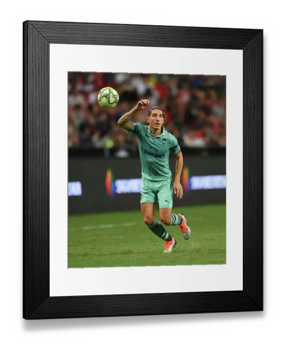 Framed Print : Hector Bellerin in Action: Arsenal vs Paris Saint-Germain, International Champions Cup 2018 Framed Print : Hector Bellerin in Action: Arsenal vs Paris Saint-Germain, International Champions Cup 2018
