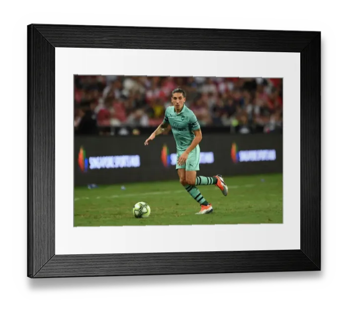 Framed Print : Hector Bellerin in Action: Arsenal vs Paris Saint-Germain, International Champions Cup 2018 Framed Print : Hector Bellerin in Action: Arsenal vs Paris Saint-Germain, International Champions Cup 2018