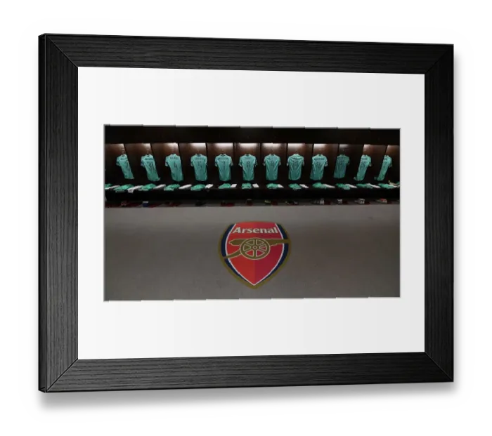 Framed Print : Arsenal Changing Room: Pre-Match Huddle before Arsenal vs. Paris Saint-Germain (International Champions Cup 2018, Singapore) Framed Print : Arsenal Changing Room: Pre-Match Huddle before Arsenal vs. Paris Saint-Germain (International Champions Cup 2018, Singapore)