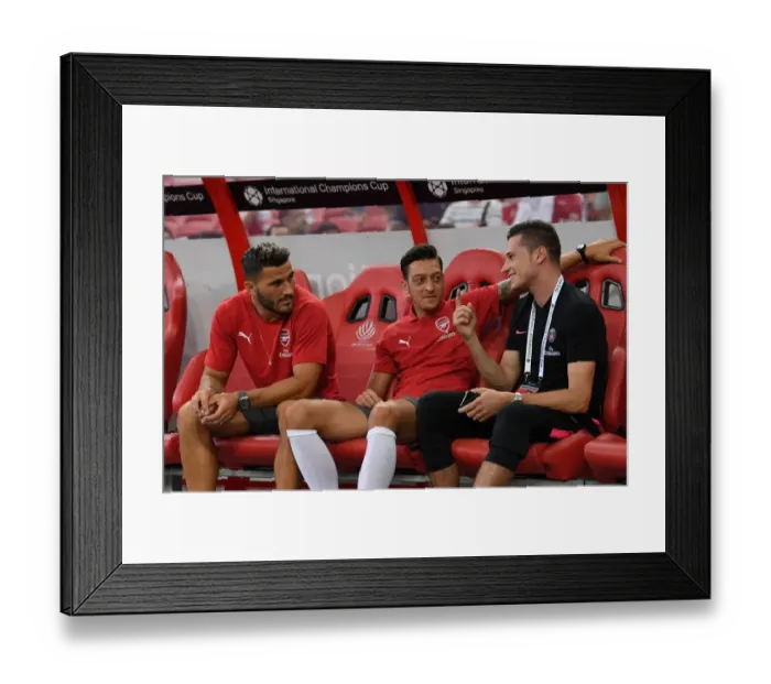 Framed Print : Arsenal's Ozil and Kolasinac Engage in Pre-Match Chat with Draxler of PSG (2018) Framed Print : Arsenal's Ozil and Kolasinac Engage in Pre-Match Chat with Draxler of PSG (2018)