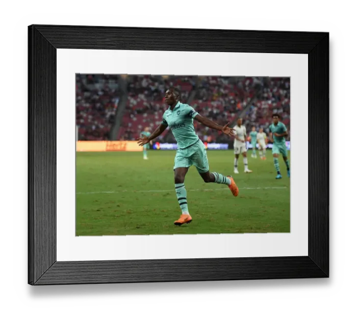Framed Print : Eddie Nketiah Scores Stunner for Arsenal Against Paris Saint-Germain in 2018 International Champions Cup, Singapore Framed Print : Eddie Nketiah Scores Stunner for Arsenal Against Paris Saint-Germain in 2018 International Champions Cup, Singapore