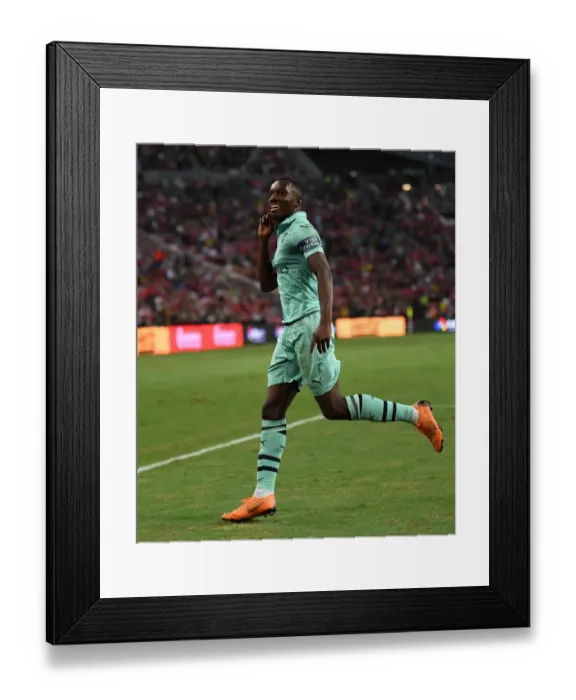 Framed Print : Eddie Nketiah Scores for Arsenal against Paris Saint-Germain in 2018 International Champions Cup, Singapore Framed Print : Eddie Nketiah Scores for Arsenal against Paris Saint-Germain in 2018 International Champions Cup, Singapore