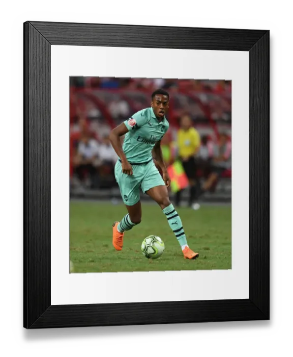 Framed Print : Arsenal's Joe Willock Faces Off Against Paris Saint-Germain in 2018 International Champions Cup Framed Print : Arsenal's Joe Willock Faces Off Against Paris Saint-Germain in 2018 International Champions Cup
