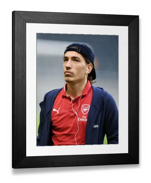 Framed Print : Arsenal's Battle-Ready Hector Bellerin: Gunning for Victory Against SS Lazio (2018-19 Pre-Season)