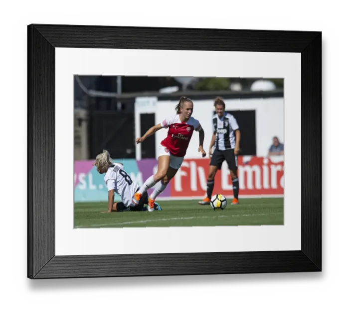 Framed Print : Arsenal Women vs Juventus: Pre-Season Friendly (May 8, 2018) Framed Print : Arsenal Women vs Juventus: Pre-Season Friendly (May 8, 2018)